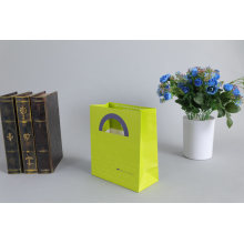 Eco-Friendly Gift White Kraft Paper Bag with Die Cut Handle Fashion Paper Bag